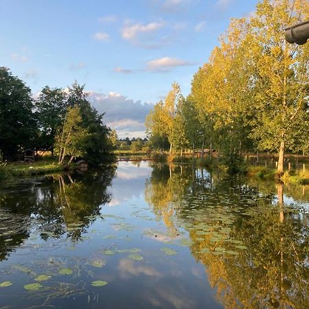 مبيت وإفطار Saint-Aubin-des-Landes Le Moulin De Bretigneul المظهر الخارجي الصورة